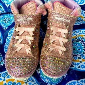 Girls sketchers twinkle toes shoe. Light up. Excellent condition. Sparkly pink.